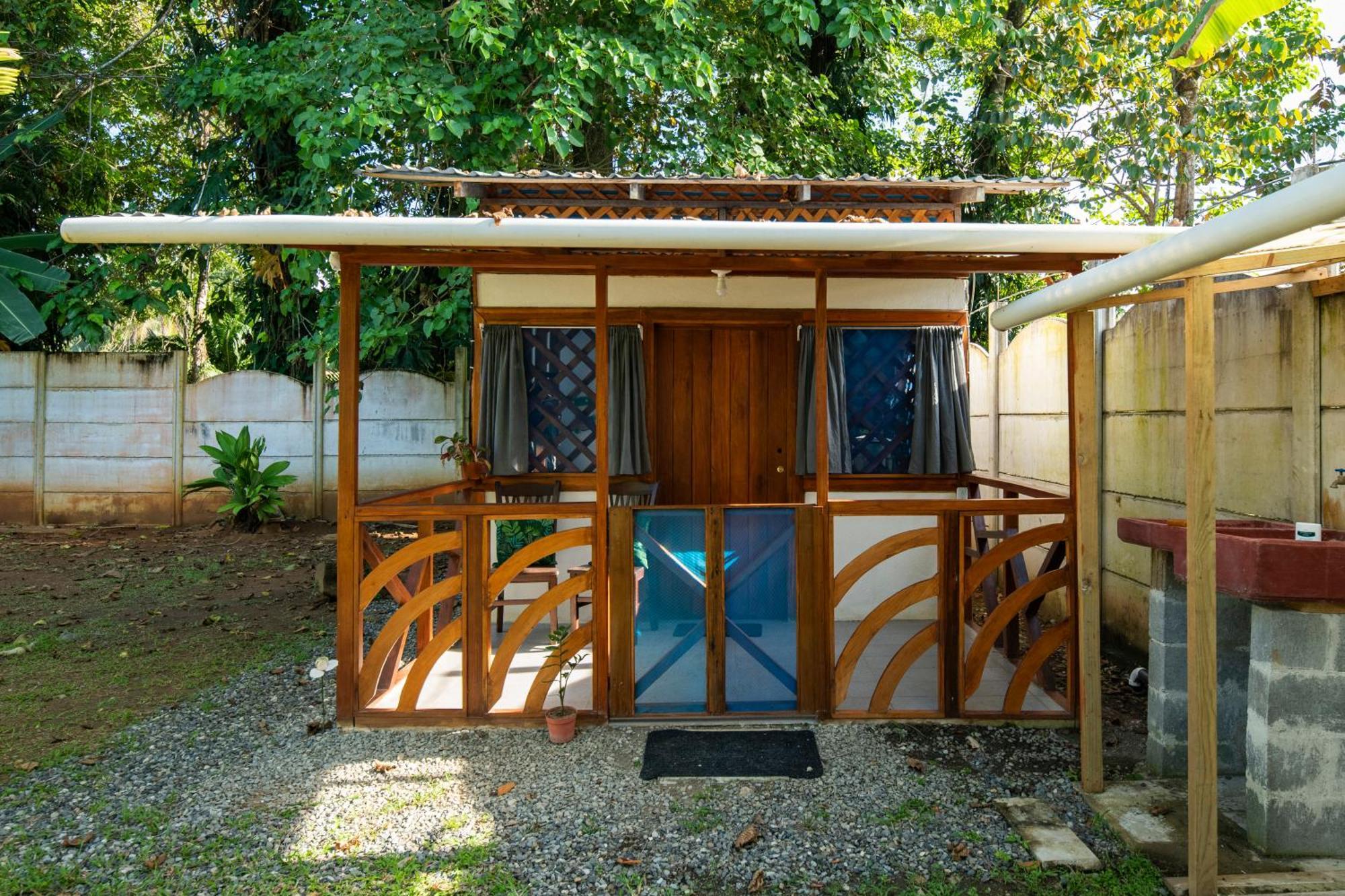 Casa Blanca Beachfront House With Shared Pool Access Pangea Lodge 曼萨尼约 外观 照片
