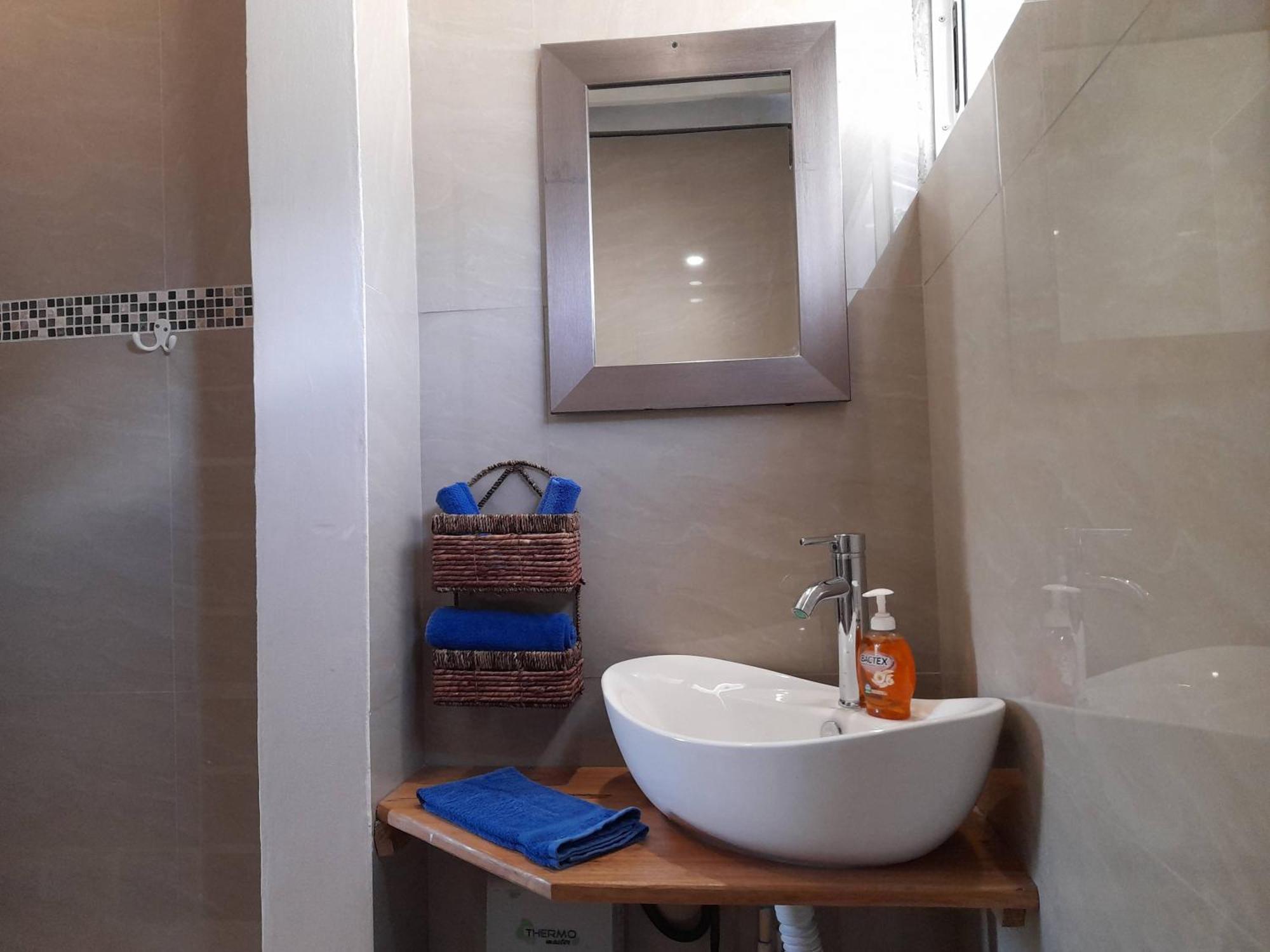 Casa Blanca Beachfront House With Shared Pool Access Pangea Lodge 曼萨尼约 外观 照片