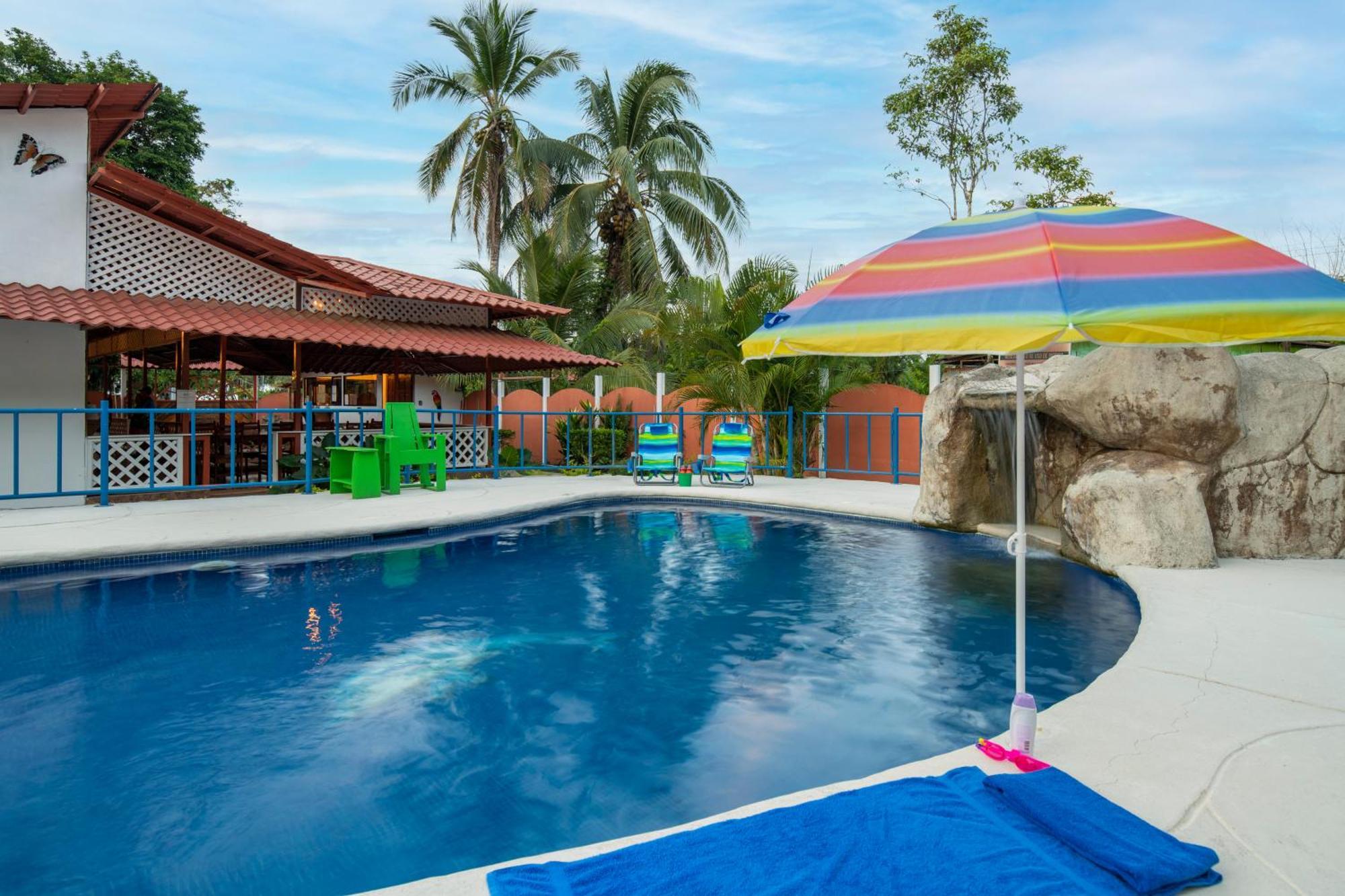 Casa Blanca Beachfront House With Shared Pool Access Pangea Lodge 曼萨尼约 外观 照片