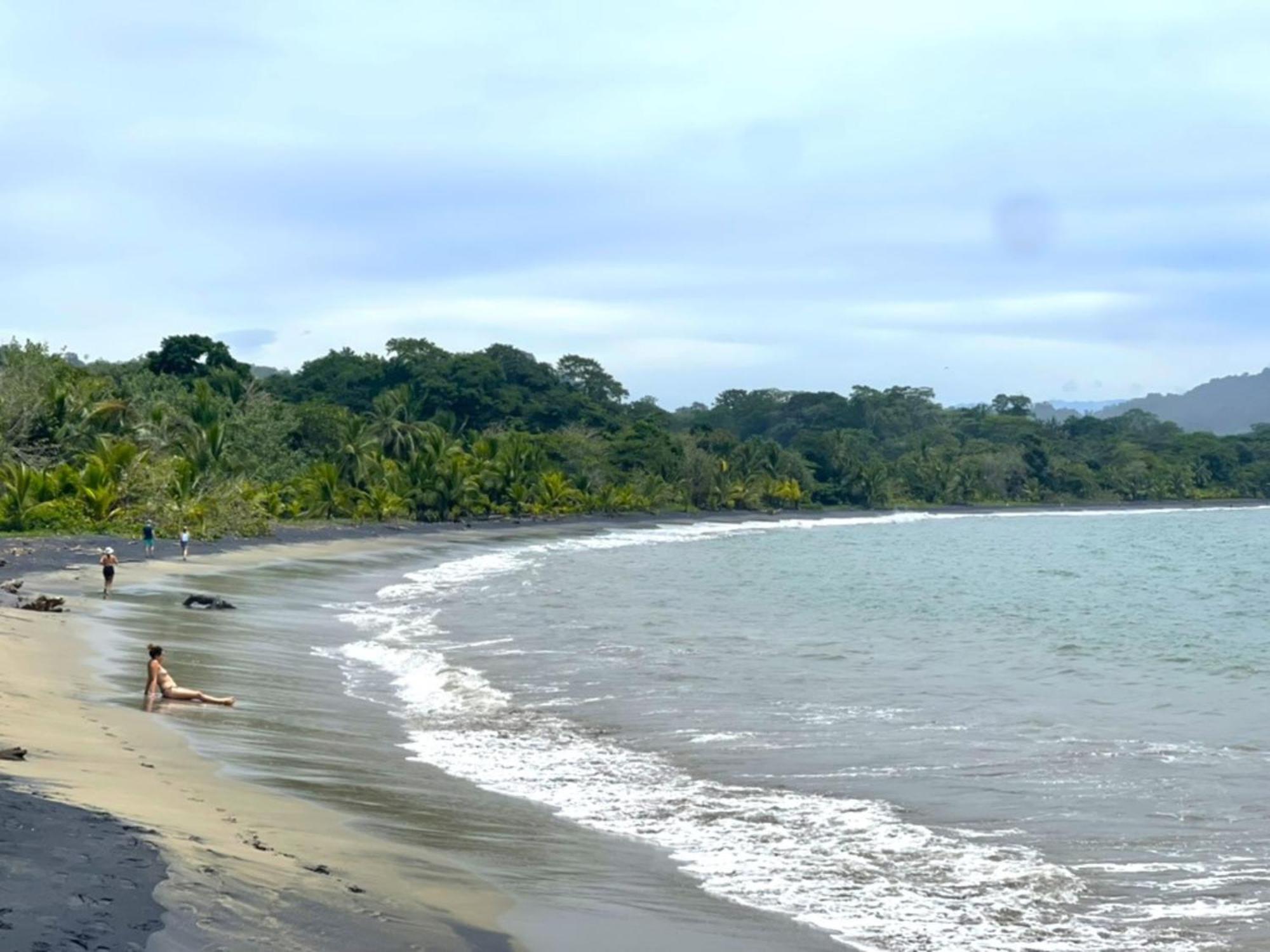 Casa Blanca Beachfront House With Shared Pool Access Pangea Lodge 曼萨尼约 外观 照片