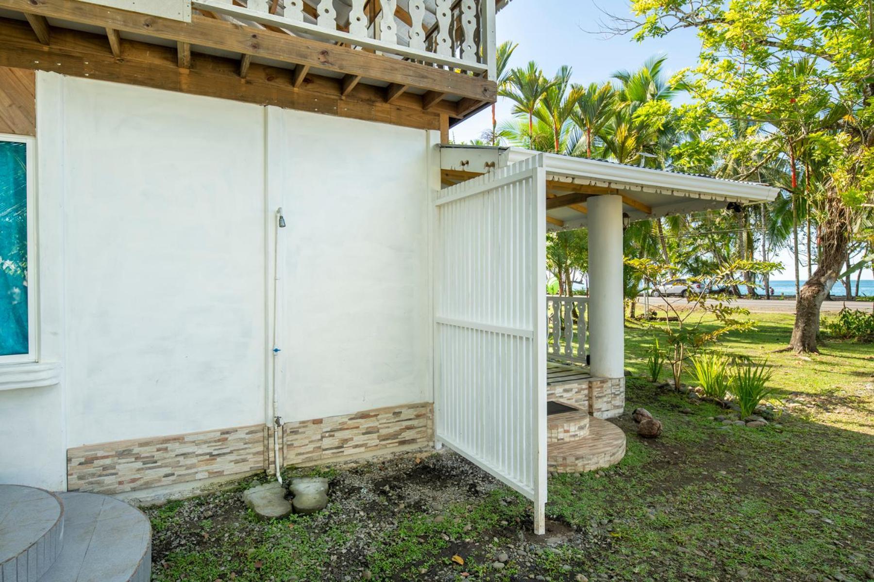 Casa Blanca Beachfront House With Shared Pool Access Pangea Lodge 曼萨尼约 外观 照片